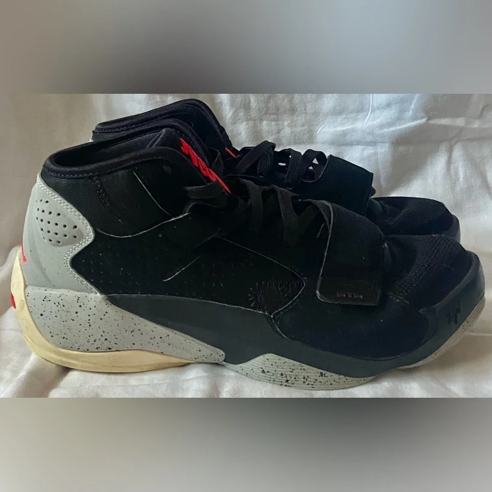 Nike Air Jordan Zion 2 Black Cement GS Trainers Sneakers GS Sz 7Y EUC